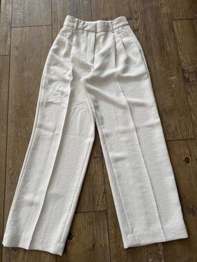 Aritzia Women's Cream Straight-Leg Pleated Trousers